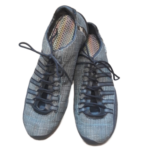Michelle K Sport Textile Lace Up Sneakers - Size 11 Black/Gray - Picture 3 of 12